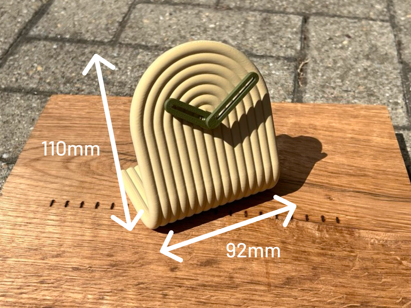Desktop Clock with rotating dial