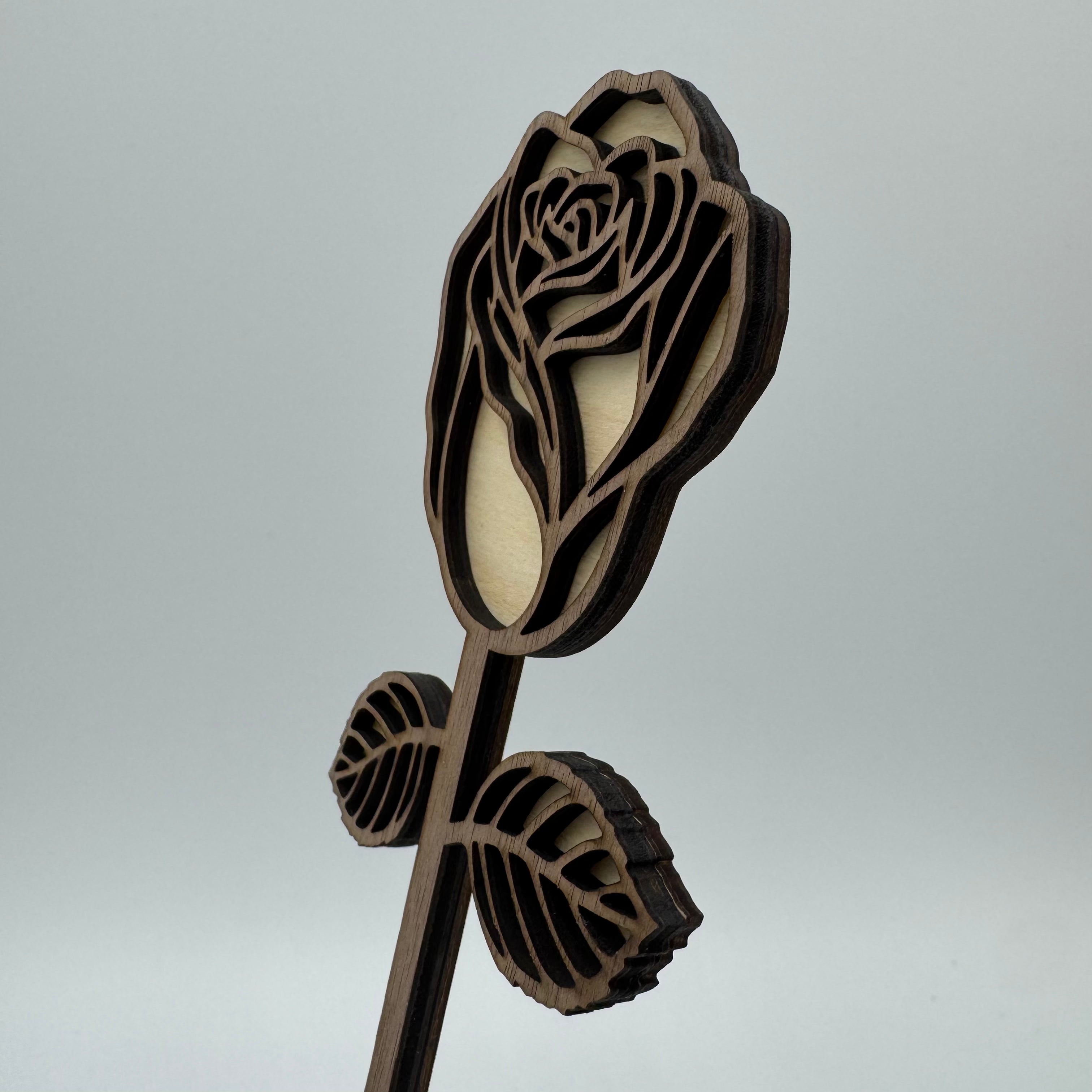 Houten Roos in vaas